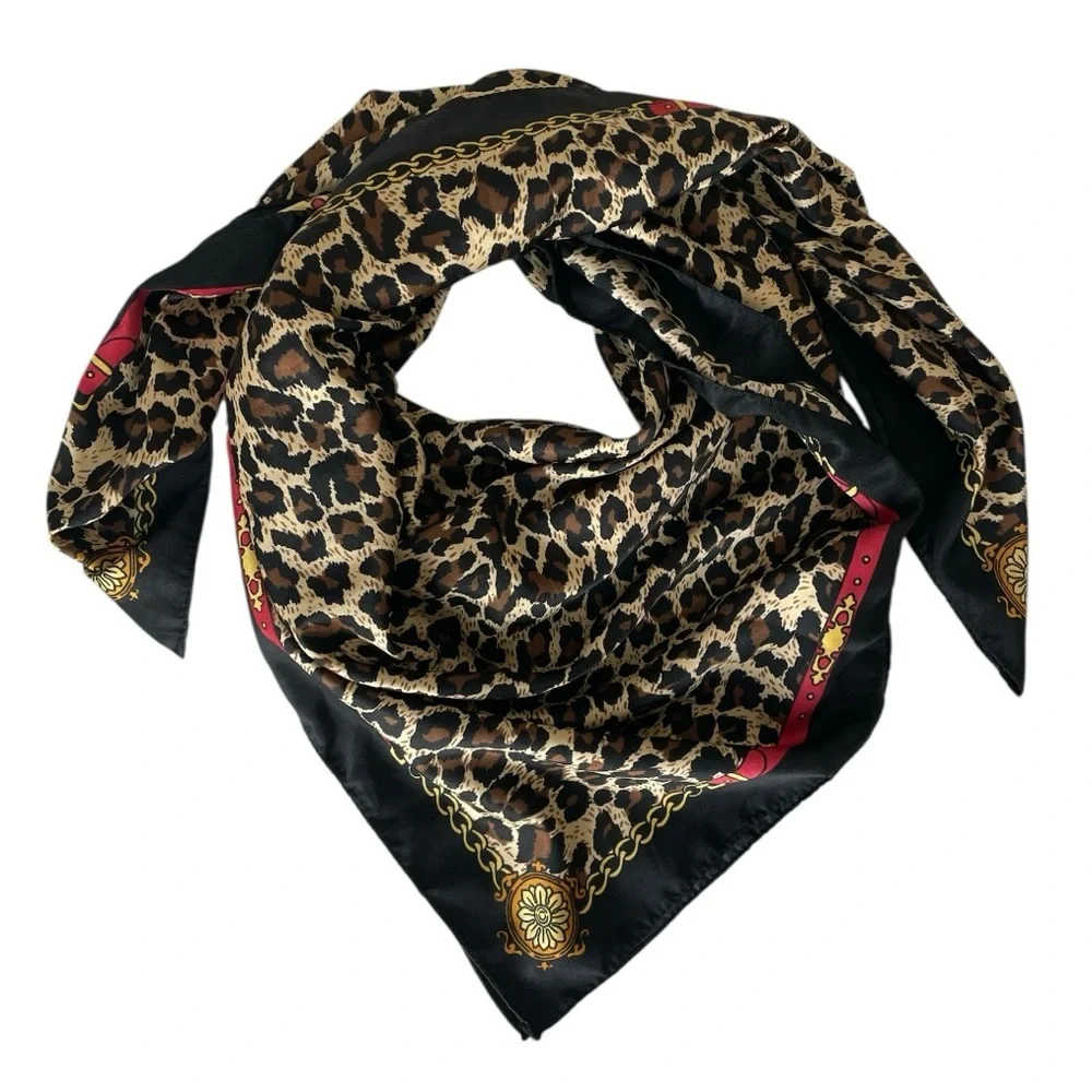 Animal print Wrapables Neckerchief 35